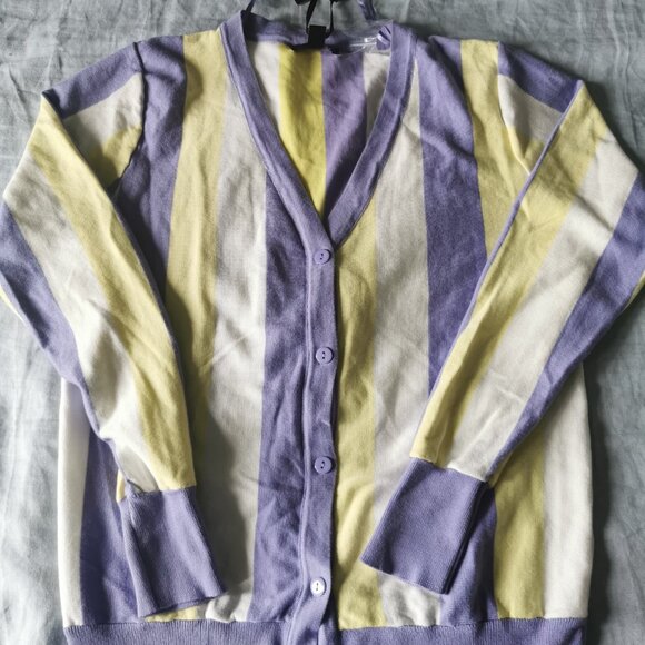 QED London cardigan in bold striped - Picture 4 of 10